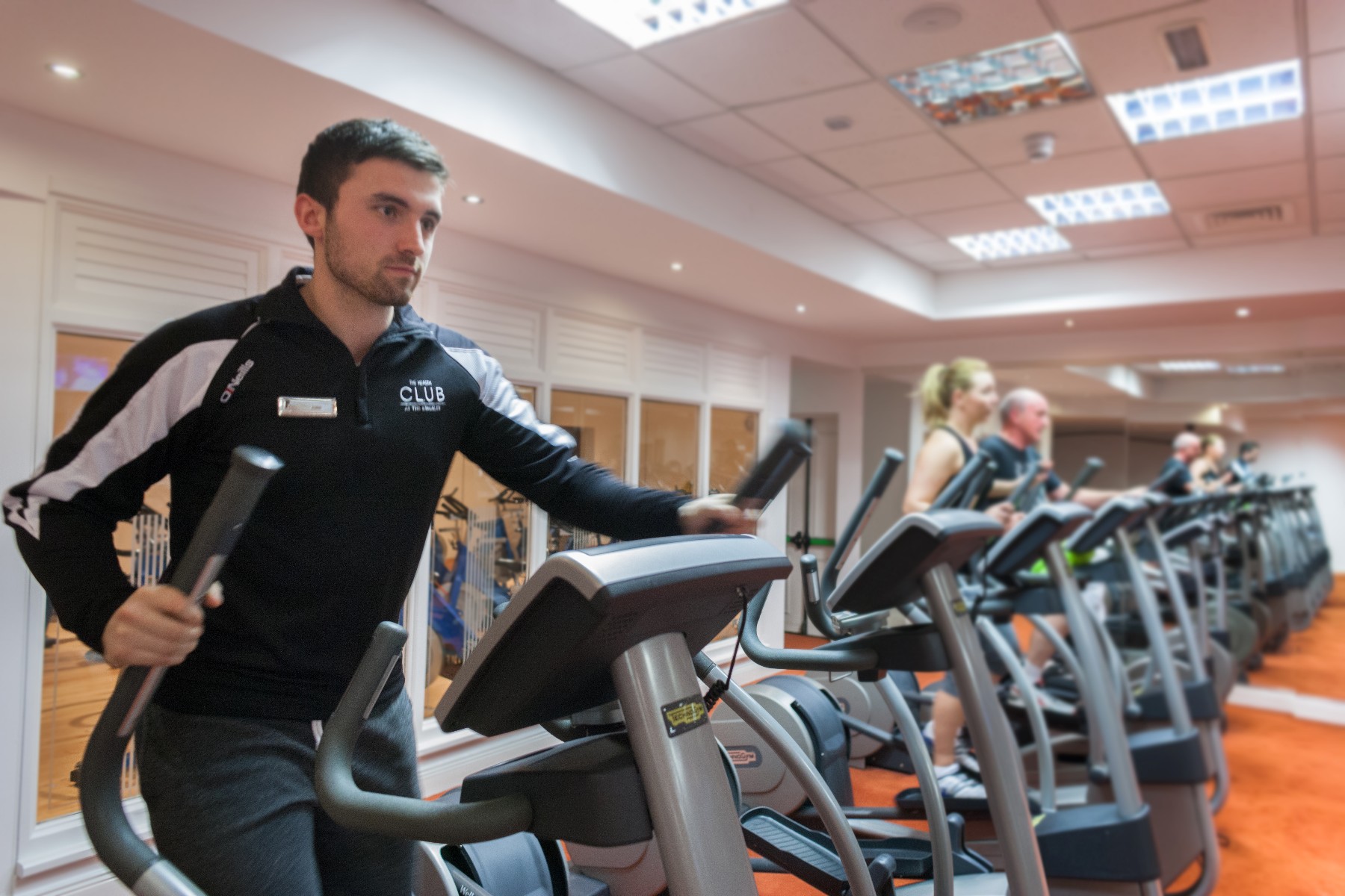 為何投資者和創(chuàng  )業(yè)者喜歡加盟健身俱樂(lè )部