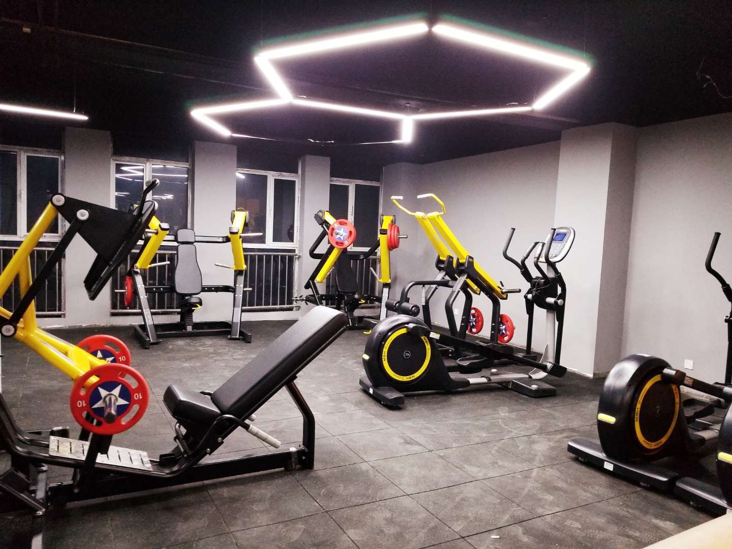 在河北投資一個(gè)健身房大概需要多少錢(qián)